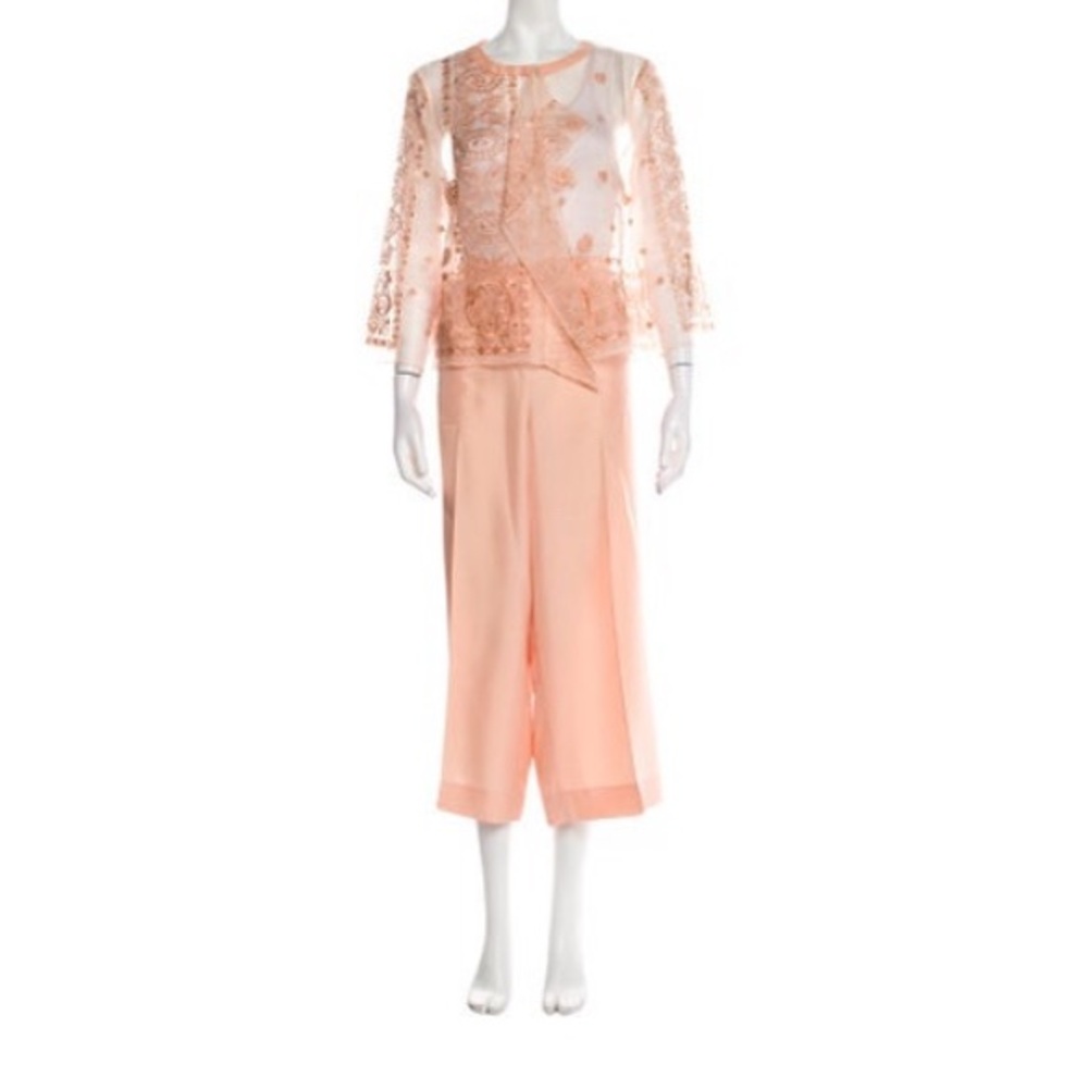 Per Se Peach Silk Cropped Women's Pants outfit